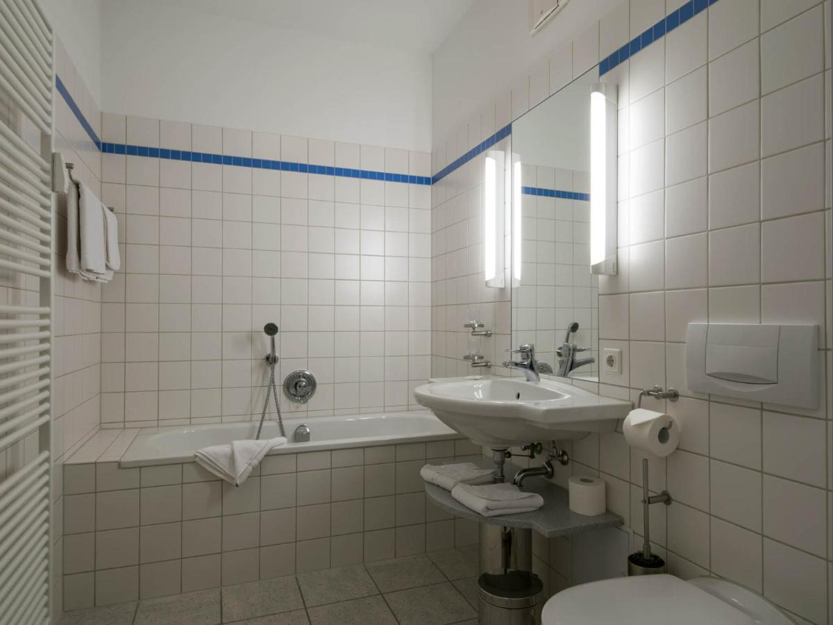 Kaiservillen Heringsdorf - Ferienwohnung Mit 1 Schlafzimmer Und Balkon Dr4 מראה חיצוני תמונה